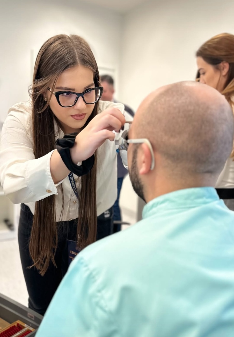 Refrakcija oka i određivanje dioptrijskih naočala, Vol. 2